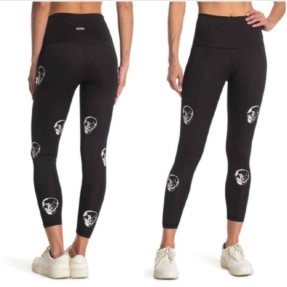 CHRLDR L Black Skull Leggings